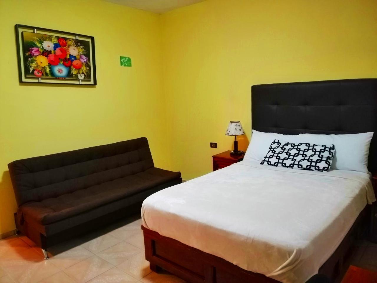 Hotel San Diego Долорес Идалго Екстериор снимка