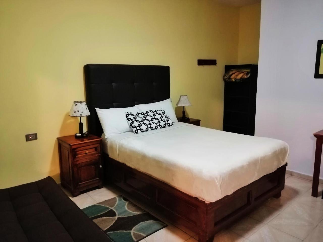 Hotel San Diego Долорес Идалго Екстериор снимка