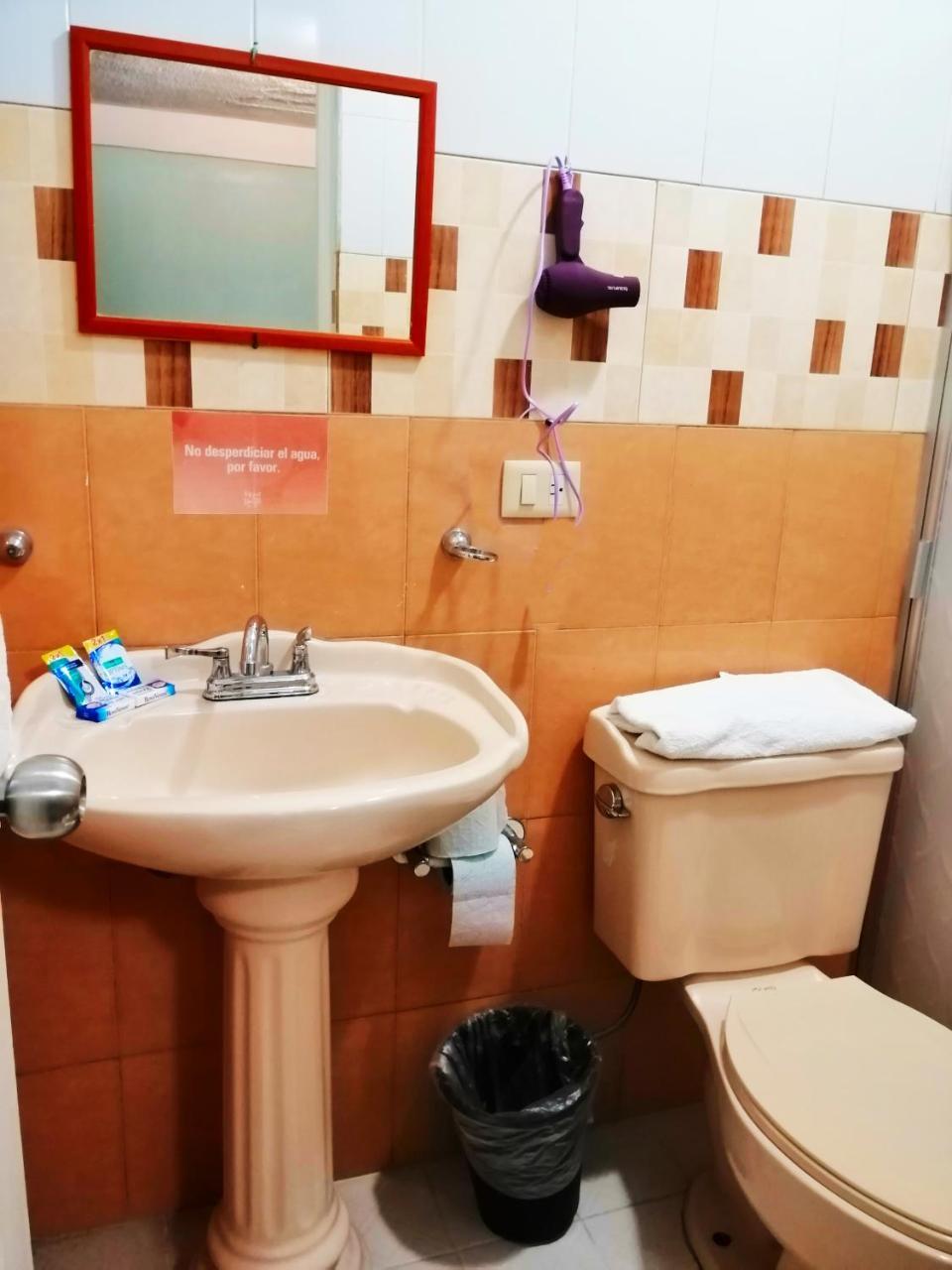 Hotel San Diego Долорес Идалго Екстериор снимка